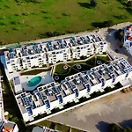 Beautiful 3br Family With Private Pool דירה
